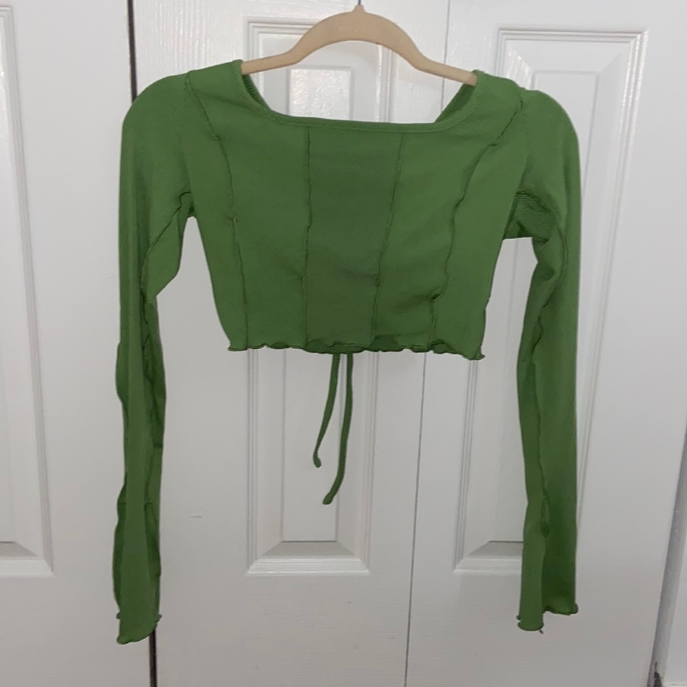 Green long sleeve crop top